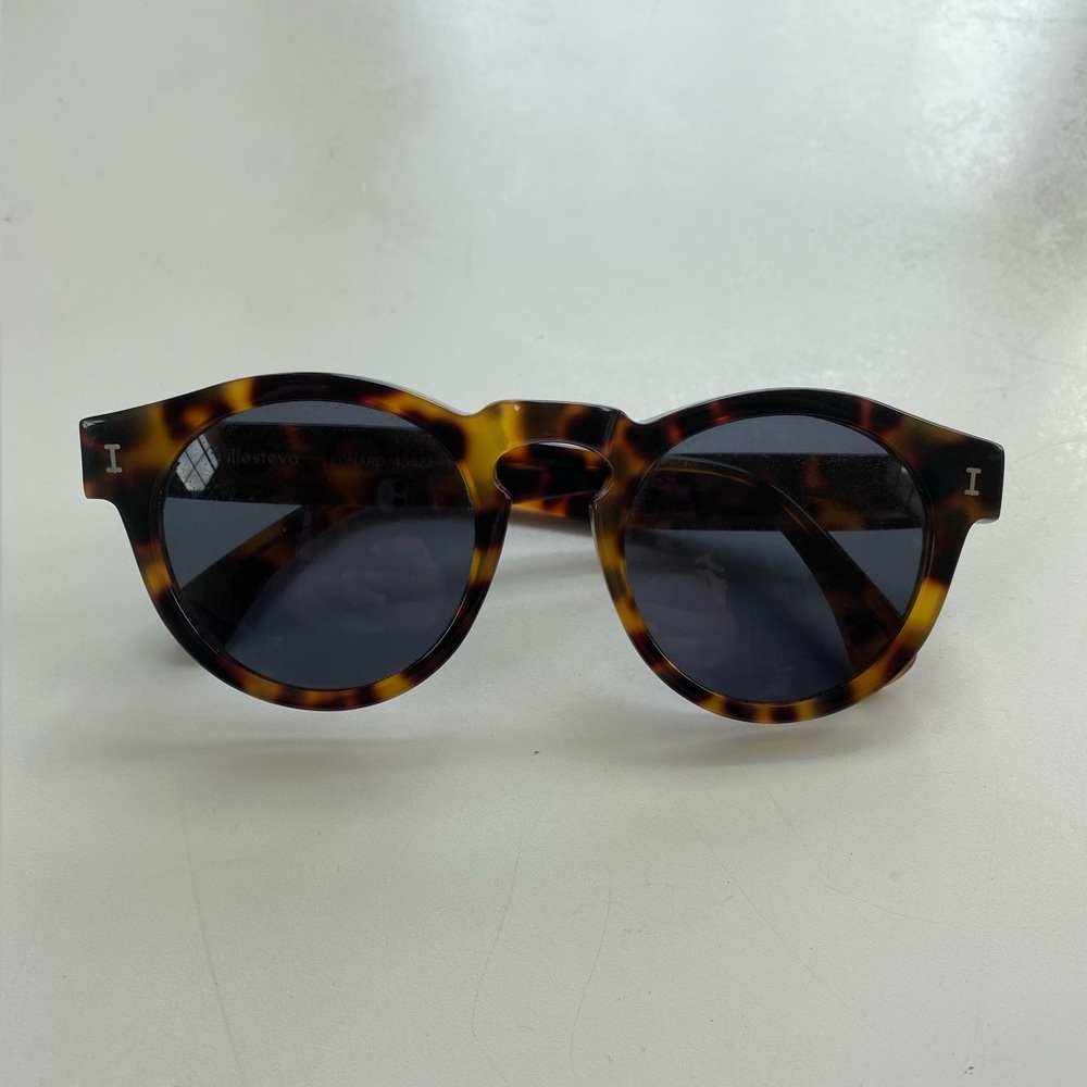 Illesteva Leonard Tortoise/Grey Sunglasses. Perfect Condition.
